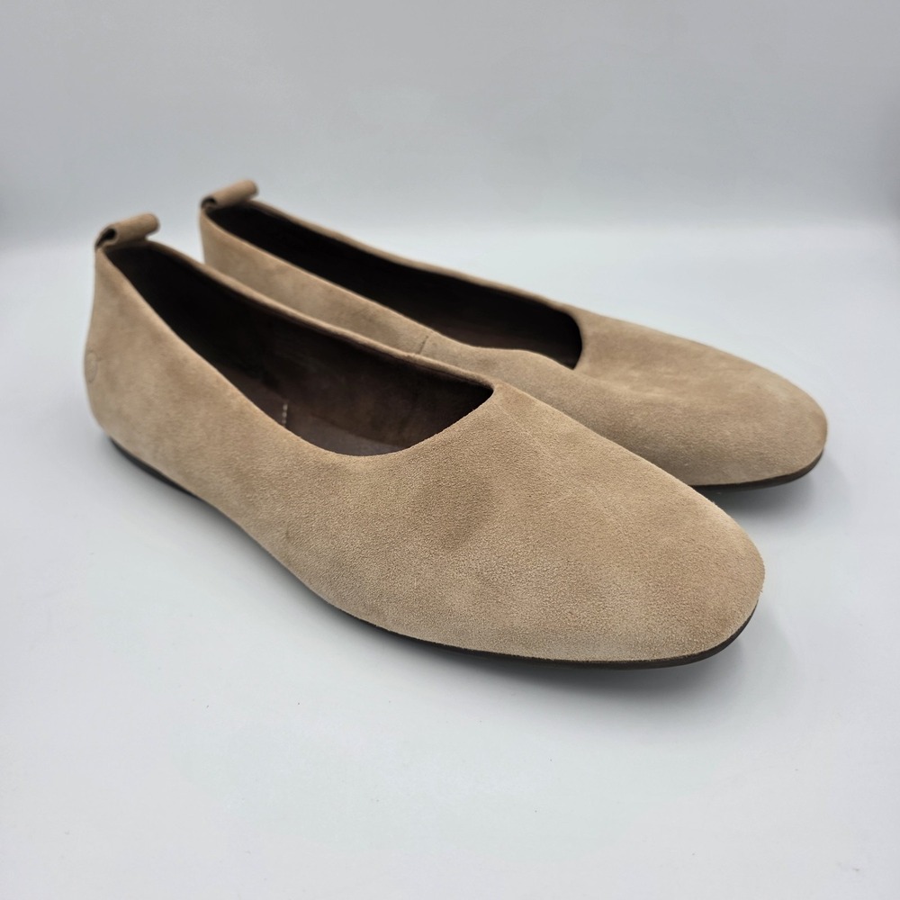 Born‎ Beca Ballet Flats Size 9.5M Nude Beige Suede Leather Women's Shoes